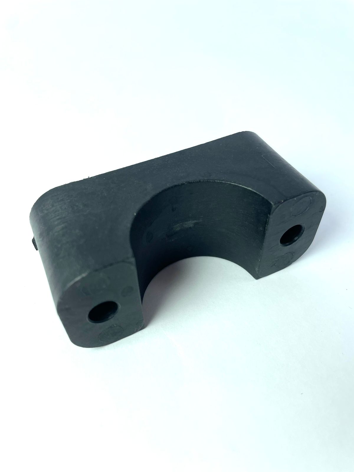 Z4133 - ABRACADEIRA TUBO - N207263 / JOHN DEERE